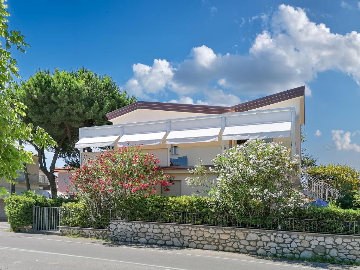 Sea Holidays Apartment Marina di Pietrasanta Dış mekan fotoğraf